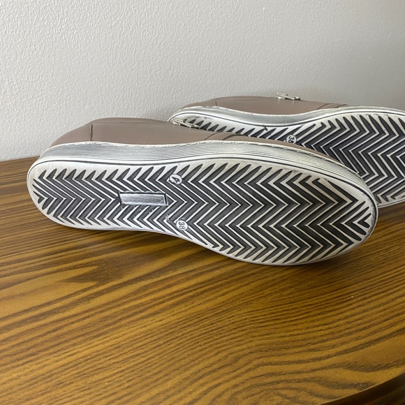 #21 slip on sport shoe - Picture 4 of 4